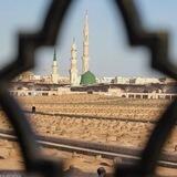 قُربتَ و يَرَوُنَهاْ بَعِيِدةْ💔