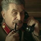 СТАЛИН СЛУШАЕТ