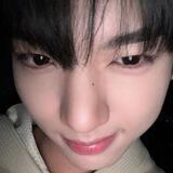 the prettiest boy u've ever seen.