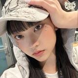 Lau's assistant