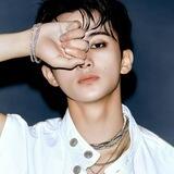 이민형: “Lee Minhyung”.