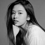 YUJIN.