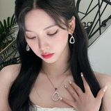 J’s Girlfriend, Ce