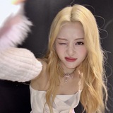 Jeno's Lovetaker, Gavya.