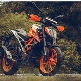 DUKE 390