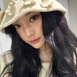 Neomie.