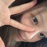 👧🏻♥️
