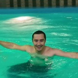 Али